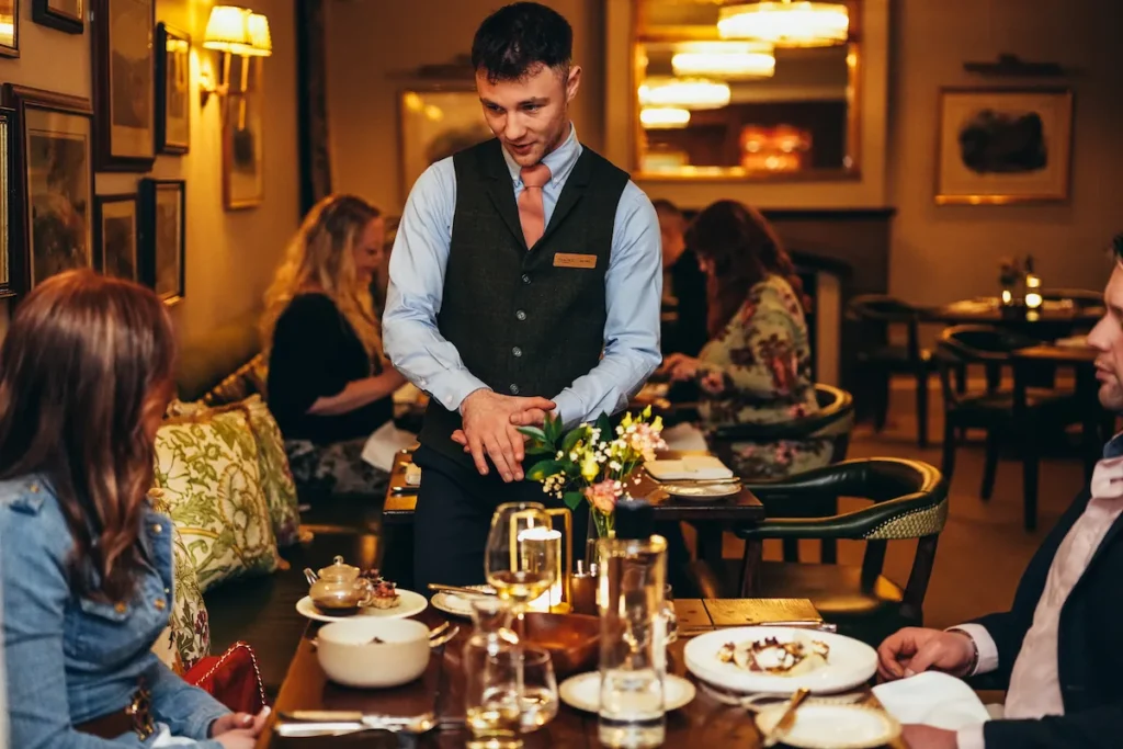 Peacock-Rowsley-Table-Service